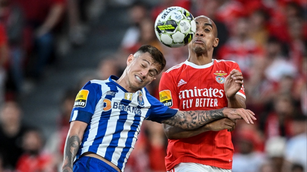 包含波尔图内部会议纪要流出：集结日伤情更新，欧联使命明确，数据趋势出现新变化的词条