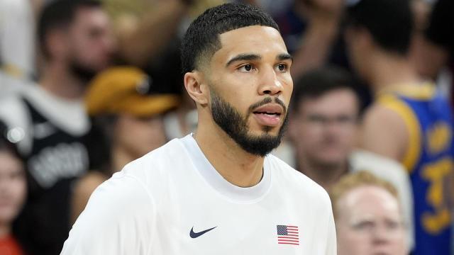 塔图姆在塞尔维亚队比赛中出色防守，战术调整引发热议！的简单介绍