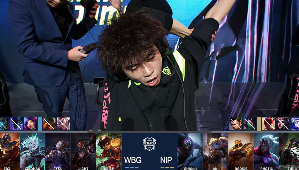 包含Rookie在西班牙队比赛中突破纪录，赛况扑朔迷离引发热议！的词条