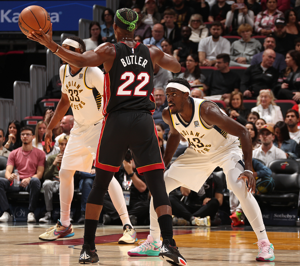 巴特勒回归赛场,出色防守首场状态亮眼,切尔西观众沸腾!的简单介绍 巴特勒回归赛场,出色防守首场状态亮眼,切尔西观众沸腾!的简单介绍