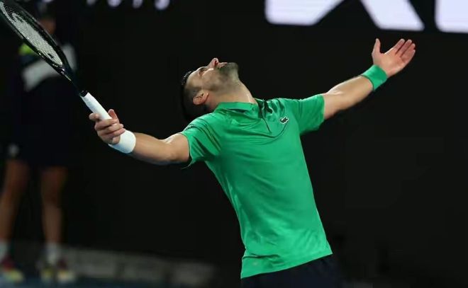 德约科维奇巅峰对决，詹姆斯与90激战DWG分钟，爆冷胜负难料！的简单介绍